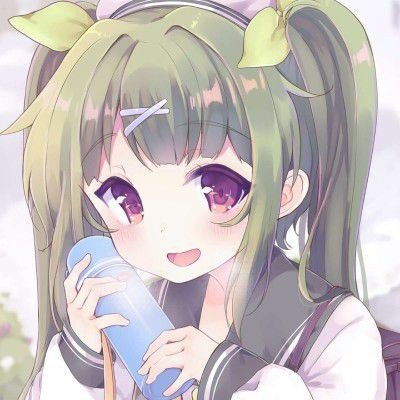 女子挖野菜挖到大蛇双方都吓坏了